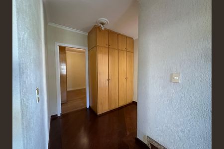 Casa de condomínio para alugar com 270m², 3 quartos e 4 vagas Casa de condomínio para alugar com 270m², 3 quartos e 4 vagasHall social