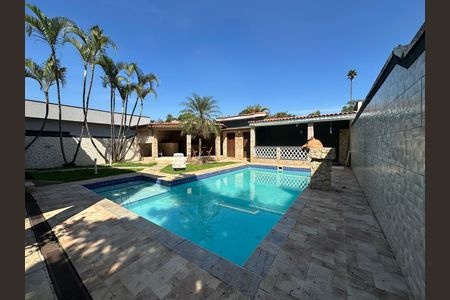 Casa de condomínio para alugar com 270m², 3 quartos e 4 vagas Casa de condomínio para alugar com 270m², 3 quartos e 4 vagasPiscina