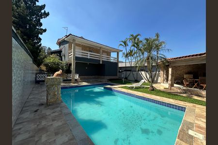 Casa de condomínio para alugar com 270m², 3 quartos e 4 vagas Casa de condomínio para alugar com 270m², 3 quartos e 4 vagasPiscina