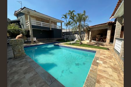 Casa de condomínio para alugar com 270m², 3 quartos e 4 vagas Casa de condomínio para alugar com 270m², 3 quartos e 4 vagasPiscina