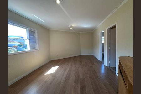 Casa de condomínio para alugar com 270m², 3 quartos e 4 vagas Casa de condomínio para alugar com 270m², 3 quartos e 4 vagasSuíte