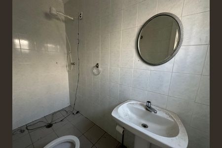 Casa de condomínio para alugar com 270m², 3 quartos e 4 vagas Casa de condomínio para alugar com 270m², 3 quartos e 4 vagasBanheiro de serviço