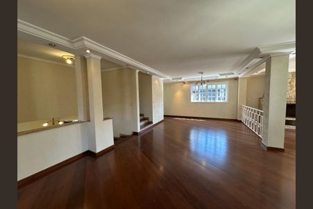 Casa de condomínio para alugar com 270m², 3 quartos e 4 vagas Casa de condomínio para alugar com 270m², 3 quartos e 4 vagasSala