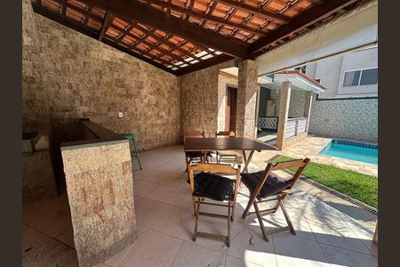 Casa de condomínio para alugar com 270m², 3 quartos e 4 vagas Casa de condomínio para alugar com 270m², 3 quartos e 4 vagasChurrasqueira