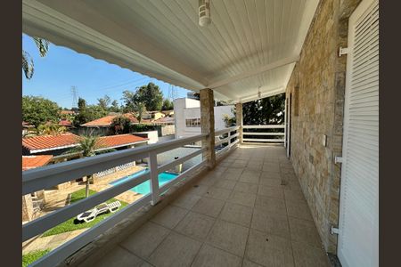 Casa de condomínio para alugar com 270m², 3 quartos e 4 vagas Casa de condomínio para alugar com 270m², 3 quartos e 4 vagasVaranda