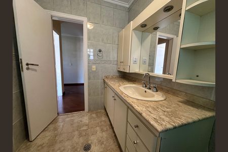 Casa de condomínio para alugar com 270m², 3 quartos e 4 vagas Casa de condomínio para alugar com 270m², 3 quartos e 4 vagasBanheiro Social 1
