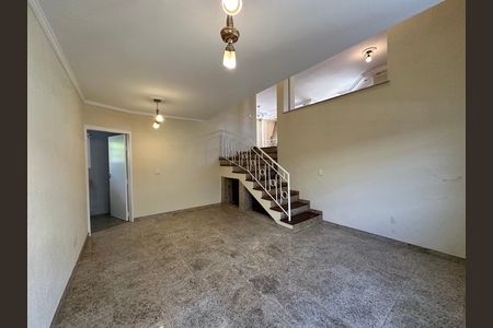Casa de condomínio para alugar com 270m², 3 quartos e 4 vagas Casa de condomínio para alugar com 270m², 3 quartos e 4 vagasSala de Jantar