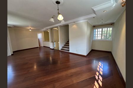 Casa de condomínio para alugar com 270m², 3 quartos e 4 vagas Casa de condomínio para alugar com 270m², 3 quartos e 4 vagasSala