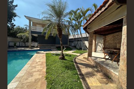 Casa de condomínio para alugar com 270m², 3 quartos e 4 vagas Casa de condomínio para alugar com 270m², 3 quartos e 4 vagasPiscina