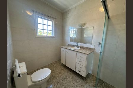 Casa de condomínio para alugar com 270m², 3 quartos e 4 vagas Casa de condomínio para alugar com 270m², 3 quartos e 4 vagasBanheiro da Suíte