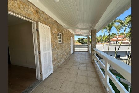 Casa de condomínio para alugar com 270m², 3 quartos e 4 vagas Casa de condomínio para alugar com 270m², 3 quartos e 4 vagasVaranda