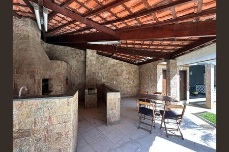 Casa de condomínio para alugar com 270m², 3 quartos e 4 vagas Casa de condomínio para alugar com 270m², 3 quartos e 4 vagasChurrasqueira