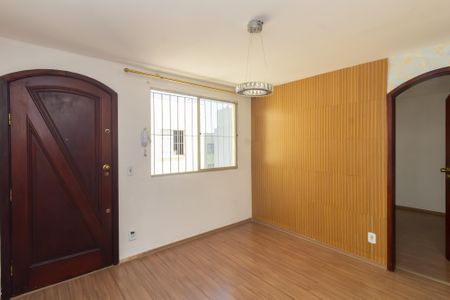 Sala de apartamento para alugar com 2 quartos, 55m² em Conjunto Residencial José Bonifácio, São Paulo