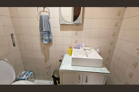 Casa à venda com 170m², 3 quartos e 2 vagas Casa à venda com 170m², 3 quartos e 2 vagasBanheiro