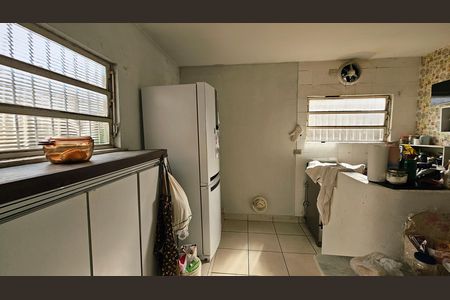 Casa à venda com 170m², 3 quartos e 2 vagas Casa à venda com 170m², 3 quartos e 2 vagasCozinha