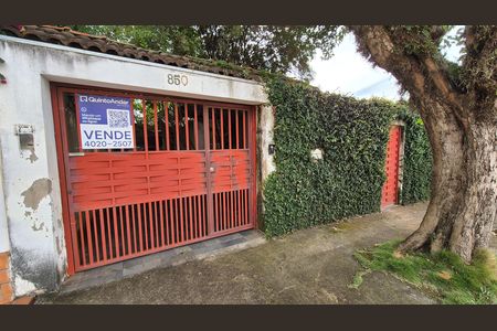 Casa à venda com 170m², 3 quartos e 2 vagas Casa à venda com 170m², 3 quartos e 2 vagasFachada