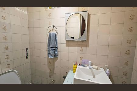 Casa à venda com 170m², 3 quartos e 2 vagas Casa à venda com 170m², 3 quartos e 2 vagasBanheiro