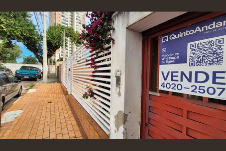 Casa à venda com 170m², 3 quartos e 2 vagas Casa à venda com 170m², 3 quartos e 2 vagasFachada
