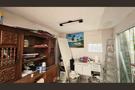 Casa à venda com 170m², 3 quartos e 2 vagas Casa à venda com 170m², 3 quartos e 2 vagasÁrea de serviço