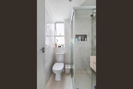 Apartamento à venda com 68m², 3 quartos e 1 vaga Apartamento à venda com 68m², 3 quartos e 1 vagaBanheiro Social