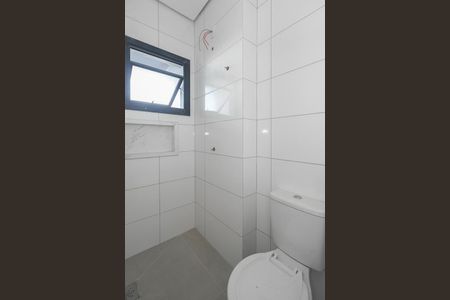 Banheiro de apartamento para alugar com 1 quarto, 26m² em Costa E Silva, Porto Alegre