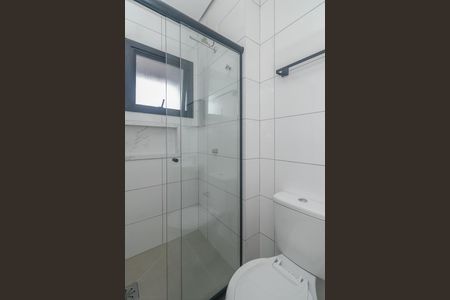 Banheiro de apartamento para alugar com 1 quarto, 26m² em Costa E Silva, Porto Alegre