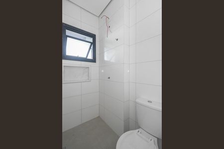 Banheiro de apartamento para alugar com 1 quarto, 26m² em Costa E Silva, Porto Alegre