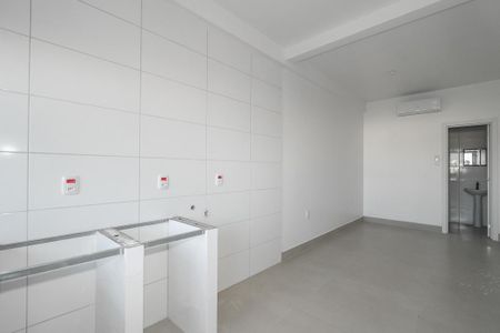 Sala / Quarto / Cozinha de apartamento para alugar com 0 quarto, 17m² em Costa E Silva, Porto Alegre