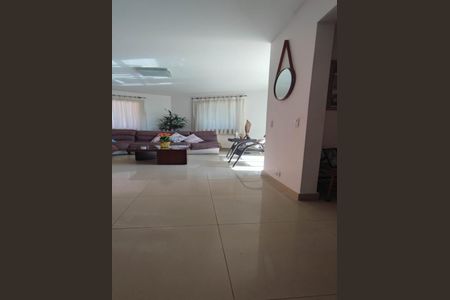 Casa à venda com 3 quartos, 235m² em Conjunto Residencial Vista Verde, São Paulo