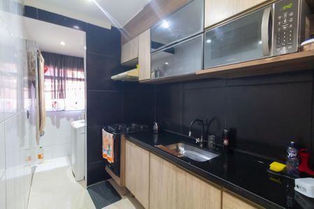 Apartamento à venda com 52m², 2 quartos e 1 vaga Banheiro   Girar foto  Excluir foto  Definir capa Cozinha e Área de Serviço