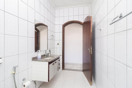 Casa para alugar com 150m², 3 quartos e 2 vagasBanheiro