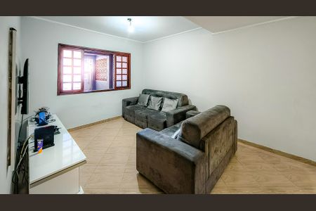 Casa à venda com 125m², 4 quartos e 2 vagas Casa à venda com 125m², 4 quartos e 2 vagasSala