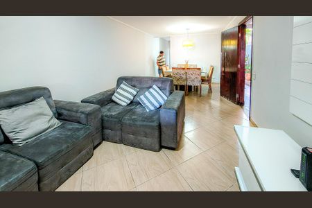 Sala de casa à venda com 4 quartos, 125m² em Jardim Lallo, São Paulo