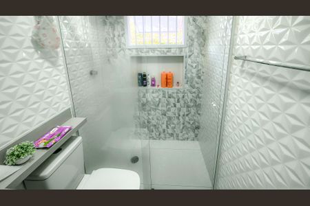Casa à venda com 125m², 4 quartos e 2 vagas Casa à venda com 125m², 4 quartos e 2 vagasBanheiro da Suíte
