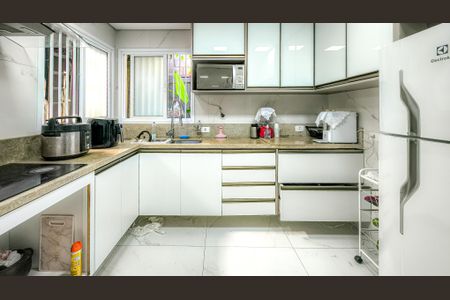 Casa à venda com 125m², 4 quartos e 2 vagas Casa à venda com 125m², 4 quartos e 2 vagasCozinha