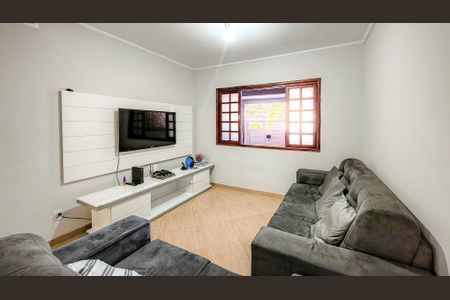 Sala de casa à venda com 4 quartos, 125m² em Jardim Lallo, São Paulo