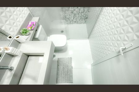 Casa à venda com 125m², 4 quartos e 2 vagas Casa à venda com 125m², 4 quartos e 2 vagasBanheiro da Suíte
