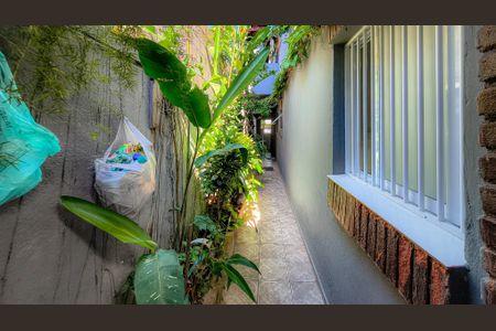 Casa à venda com 125m², 4 quartos e 2 vagas Casa à venda com 125m², 4 quartos e 2 vagasCorredor