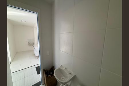 Apartamento para alugar com 33m², 2 quartos e sem vaga Apartamento para alugar com 33m², 2 quartos e sem vagaBanheiro