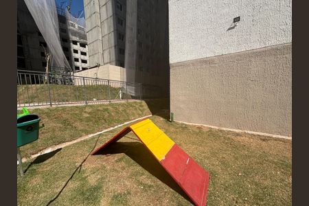Apartamento para alugar com 33m², 2 quartos e sem vaga Apartamento para alugar com 33m², 2 quartos e sem vagaÁrea comum - Playground
