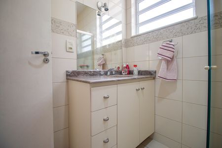 Casa à venda com 405m², 7 quartos e 4 vagas Casa à venda com 405m², 7 quartos e 4 vagasBanheiro social