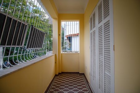 Casa à venda com 405m², 7 quartos e 4 vagas Casa à venda com 405m², 7 quartos e 4 vagasVaranda