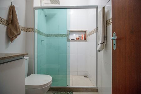 Casa à venda com 405m², 7 quartos e 4 vagas Casa à venda com 405m², 7 quartos e 4 vagasCasa Banheiro