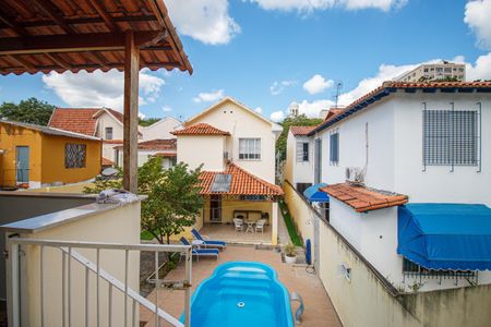 Casa à venda com 405m², 7 quartos e 4 vagas Casa à venda com 405m², 7 quartos e 4 vagasCasa 2 Quarto 1 Vista