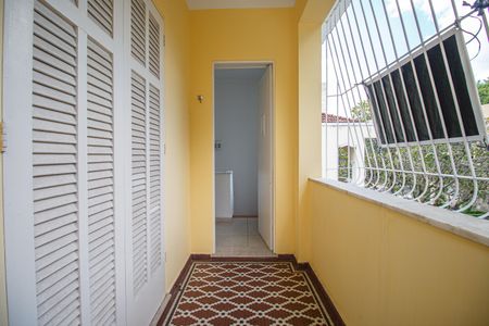 Casa à venda com 405m², 7 quartos e 4 vagas Casa à venda com 405m², 7 quartos e 4 vagasVaranda