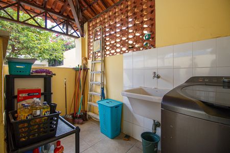 Casa à venda com 405m², 7 quartos e 4 vagas Casa à venda com 405m², 7 quartos e 4 vagasÁrea de Servico
