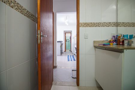 Casa à venda com 405m², 7 quartos e 4 vagas Casa à venda com 405m², 7 quartos e 4 vagasCasa Banheiro