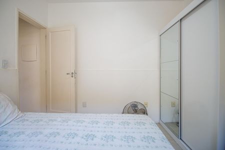 Casa à venda com 405m², 7 quartos e 4 vagas Casa à venda com 405m², 7 quartos e 4 vagasQuarto 3