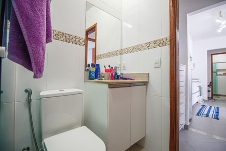 Casa à venda com 405m², 7 quartos e 4 vagas Casa à venda com 405m², 7 quartos e 4 vagasCasa Banheiro