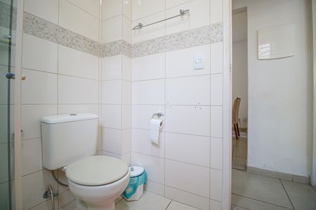 Casa à venda com 405m², 7 quartos e 4 vagas Casa à venda com 405m², 7 quartos e 4 vagasBanheiro social